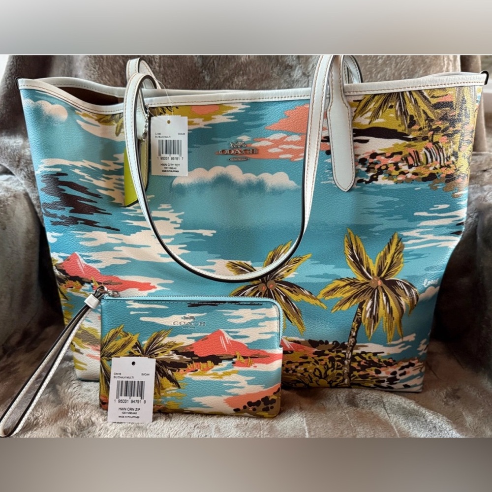 Coach City Tote w/ Hawaiian Print and matching Coach Corner Zip Wristlet NWT